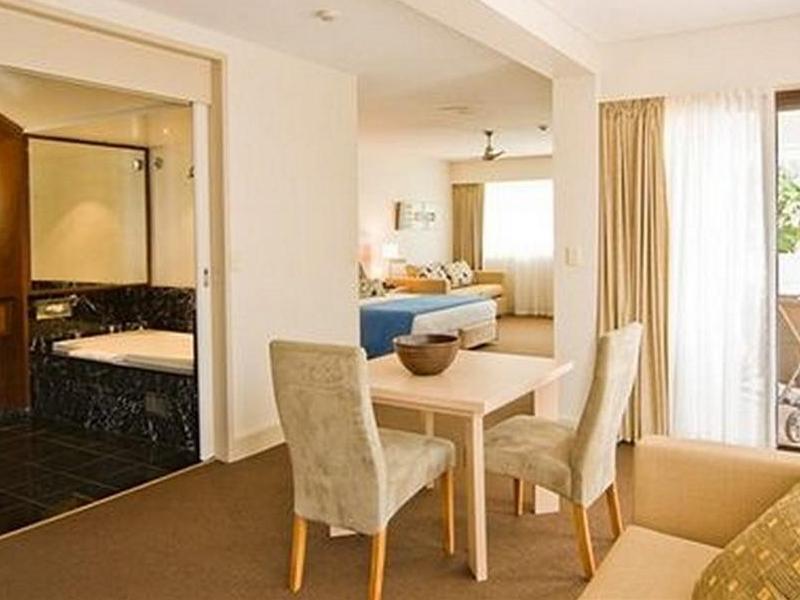 Waves Byron Bay Hotel Eksteriør billede